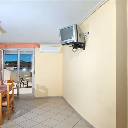 克勒奥尼基马雷酒店 2*